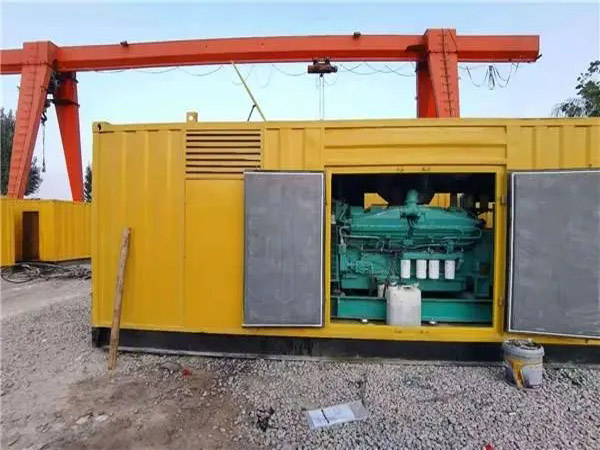 苏尼特左冬季低温环境下，500KW发电机组应该选择什么类型的启动电瓶？