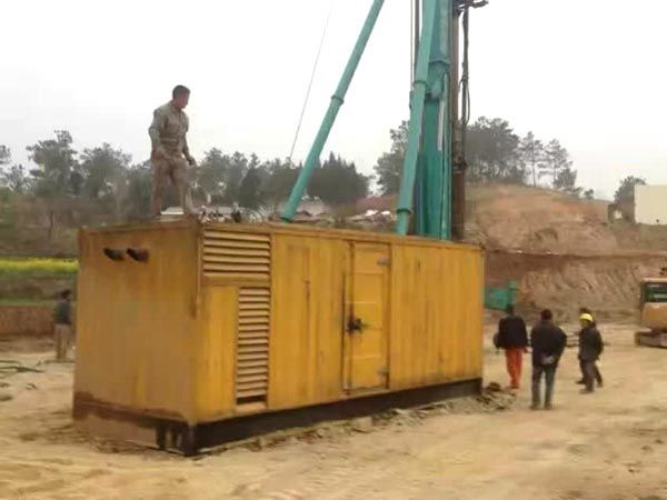 苏尼特左如何判断水冷式机油散热器密封件是否需要更换?